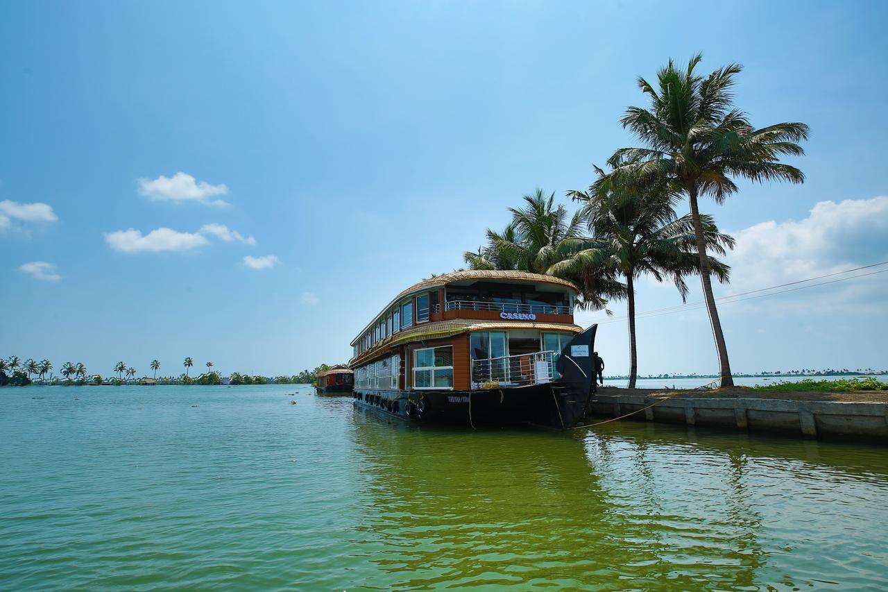 Southern Panorama Houseboats Botel Alappuzha