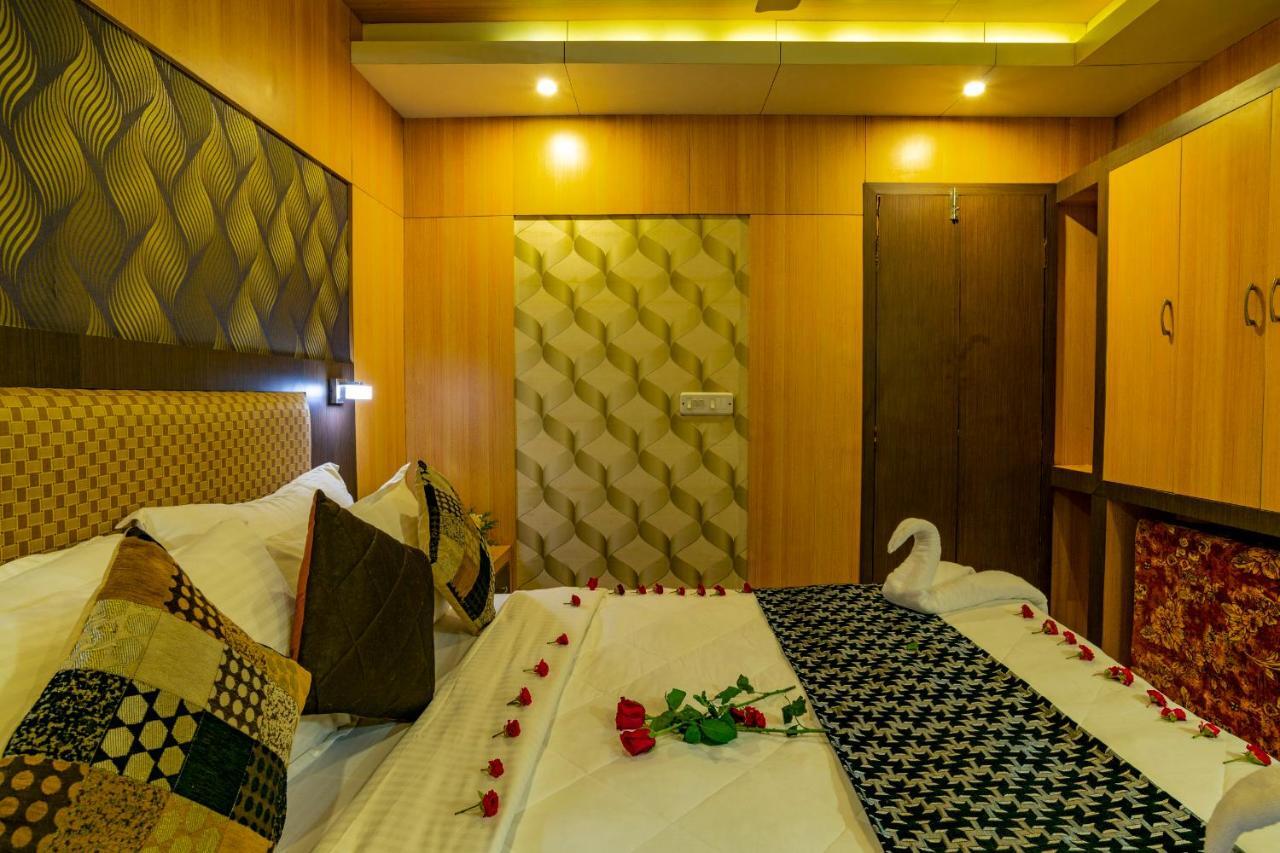 Botel Southern Panorama Houseboats 5*