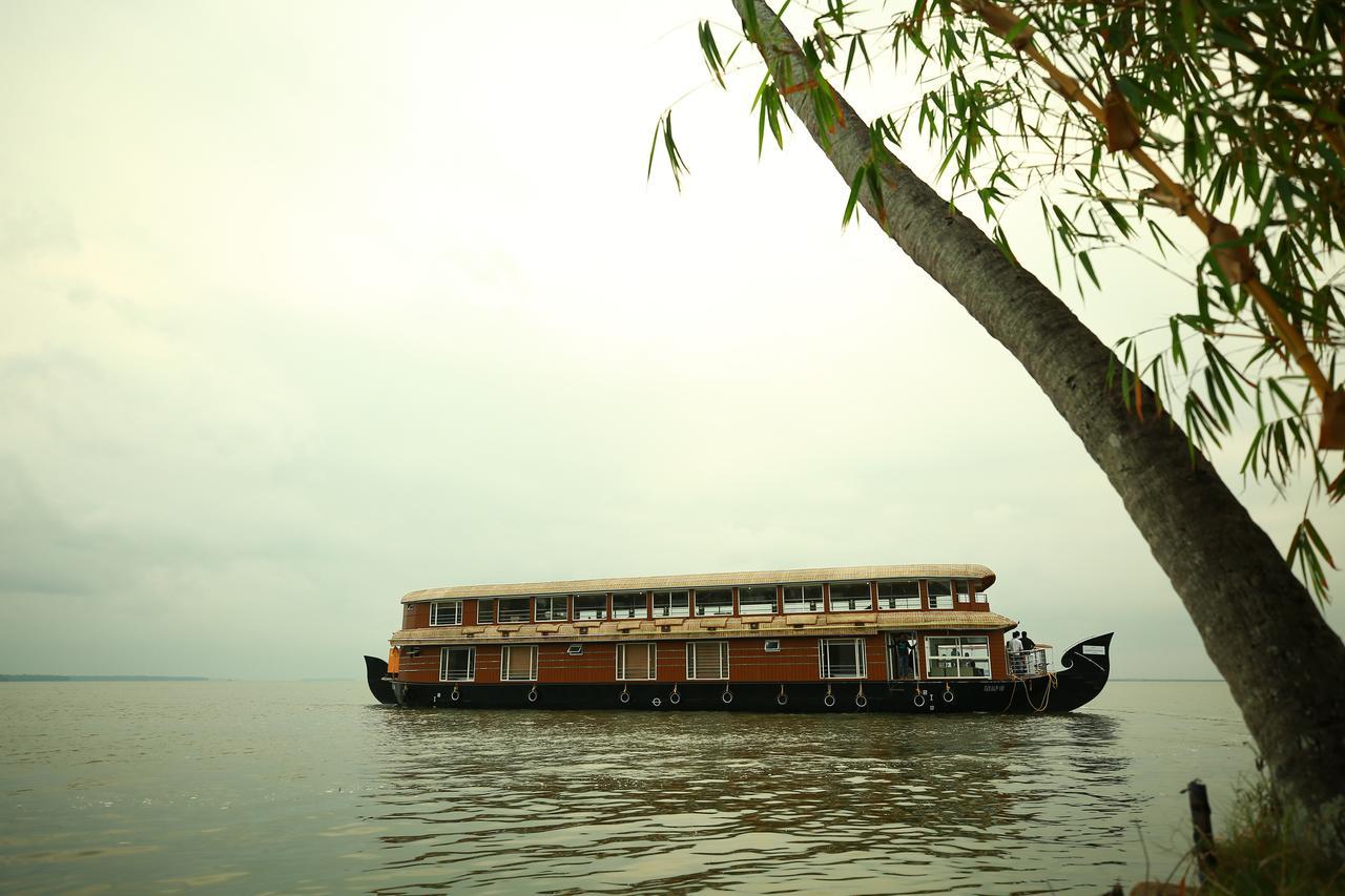 बोटेल Southern Panorama Houseboats 5*