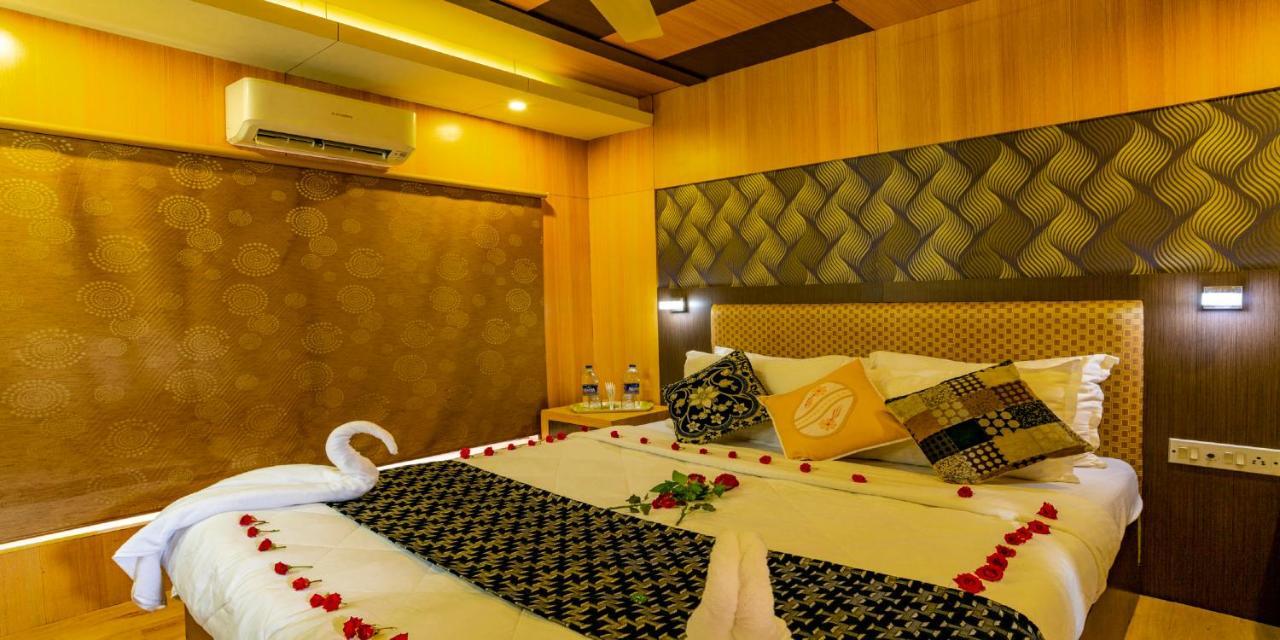 Southern Panorama Houseboats 5*